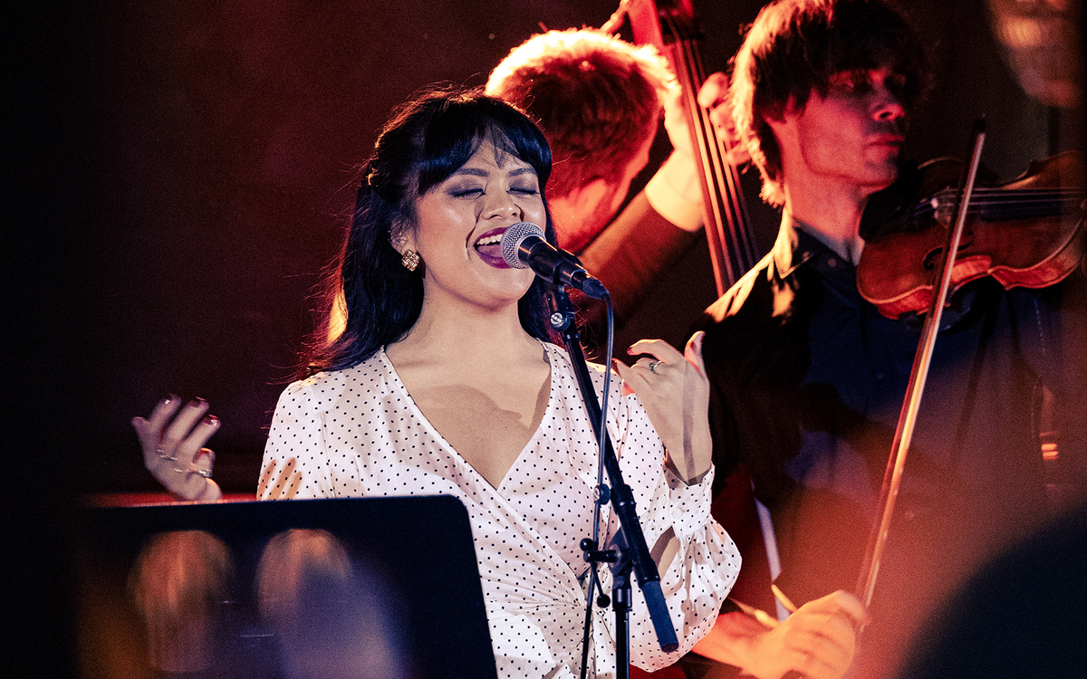 Angela Grey raconte Helen Merrill