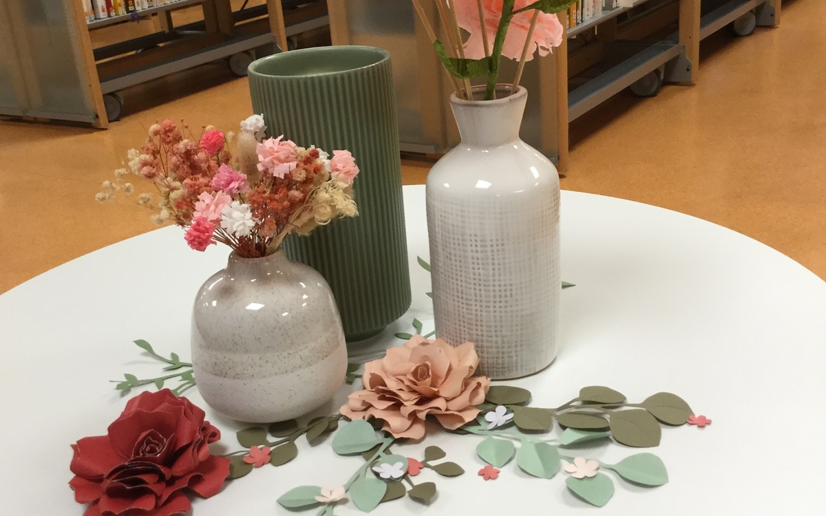 Atelier créatif : fleurs en papier et papier crépon Bibliothèque Drouot  Paris