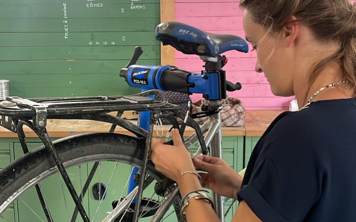 Atelier de co-réparation vélo Académie du Climat  Paris