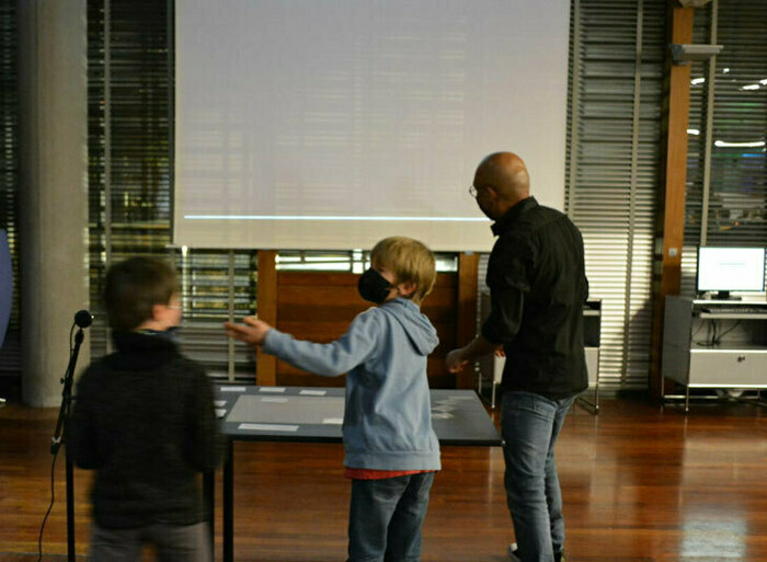 Atelier de montage avec la table Mash Up Médiathèque José Cabanis Toulouse
