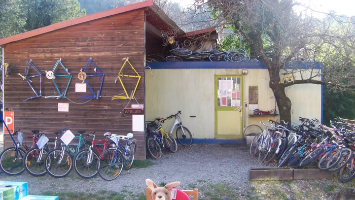Atelier gratuit d'auto-réparation de vélos Ressourcerie Trimaran (site de Privas) Privas