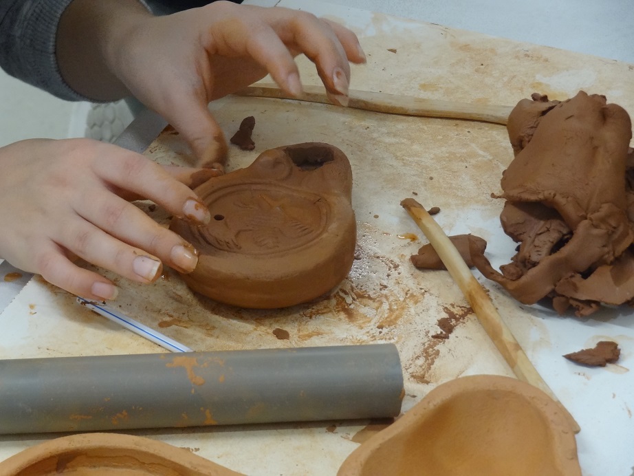 Atelier lampe à huile en argile