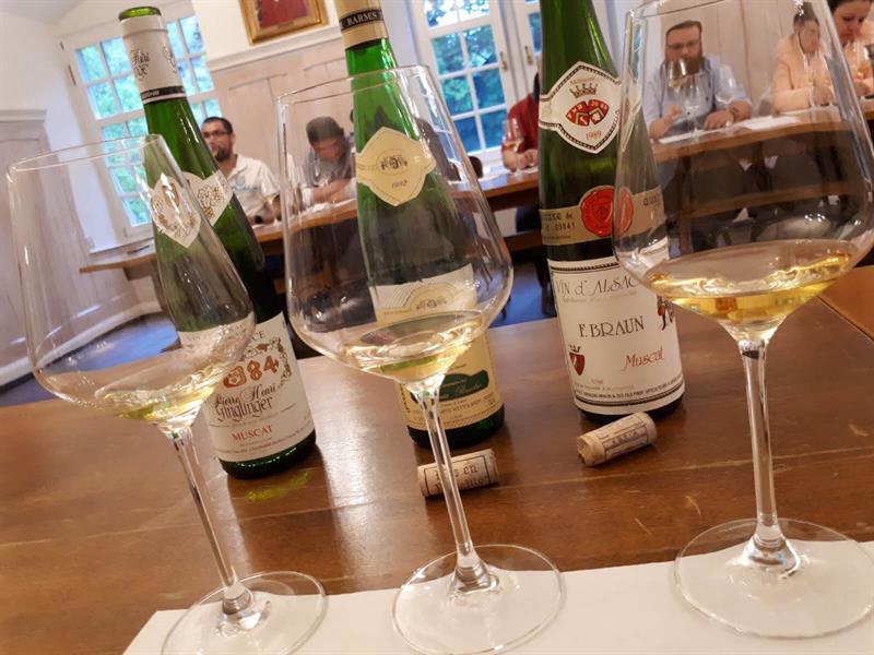 Atelier Millésimes anciens En rouge et Noir