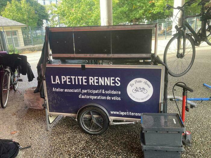 Atelier mobile participatif d'auto-réparation de vélo Ecole Champion de Cicé Rennes