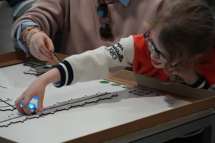 Atelier Ozobot médiathèque Louise Michel Annecy