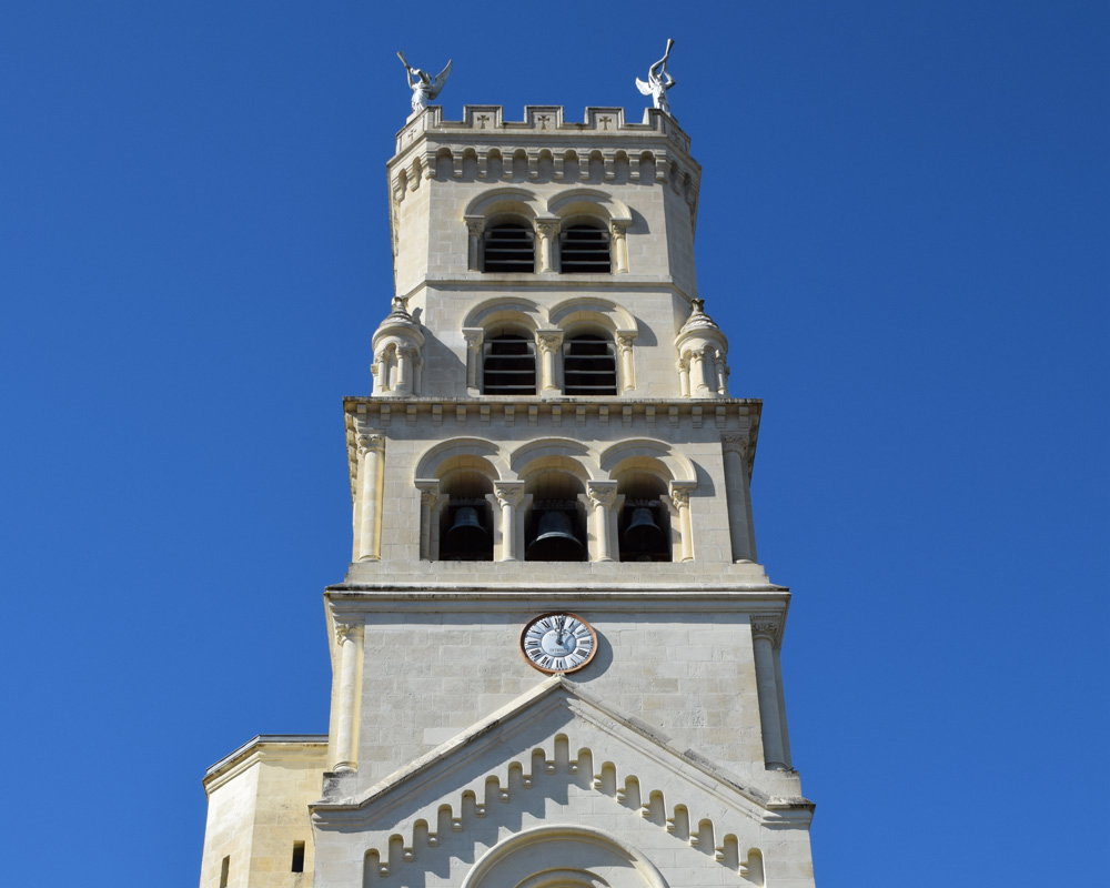 Audition carillon de 60 cloches RDV devant la Basilique de Buglose Dax