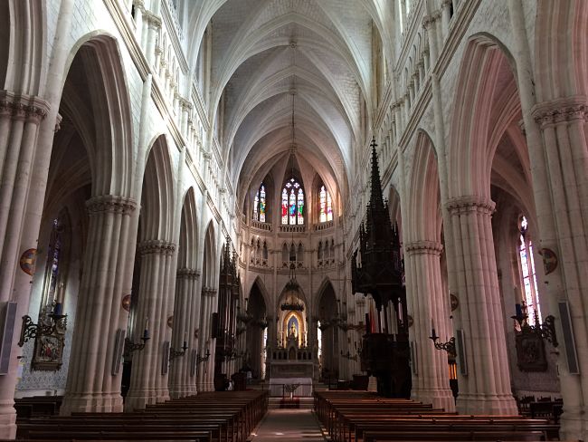 Basilique Notre Dame des Enfants visites commentées Rue du Champ de Foire Châteauneuf-sur-Cher 2026-09-19 Basilique Notre Dame des Enfants visites commentées