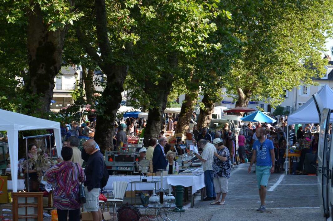 Brocante et vide-grenier à Pompadour  Arnac-Pompadour