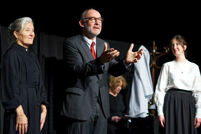 Compagnie La Chimère présente : Pasteur SARL LE GUEULARD Nilvange