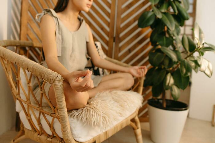 Découverte du yoga sur chaise Bibliothèque municipale de Lancy Lancy