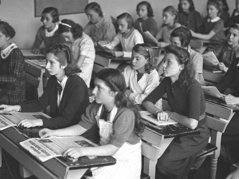 Documentaire -Une adolescence annexée Projection-échange