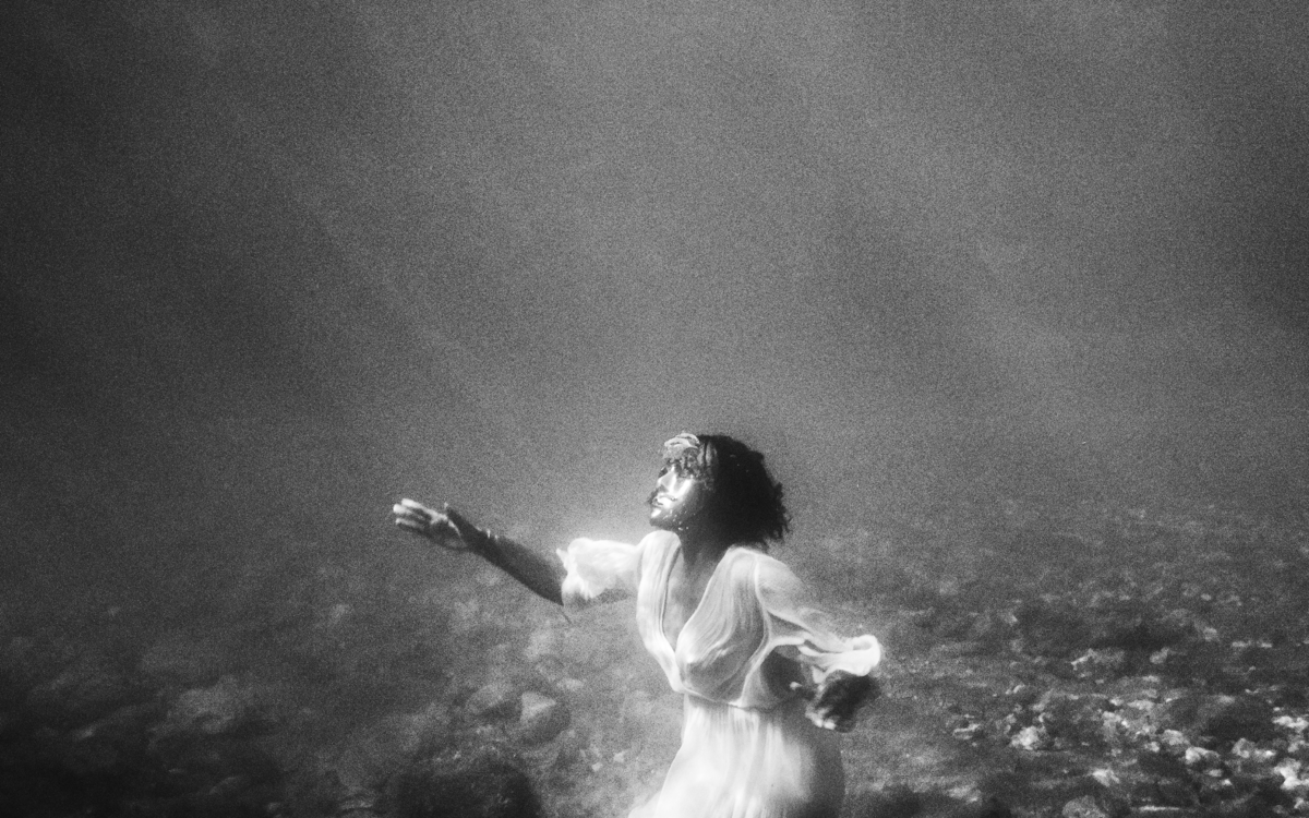 Exposition WOMANAKWA : un panthéon contemporain photographié en apnée Galerie Robert Vallois Paris