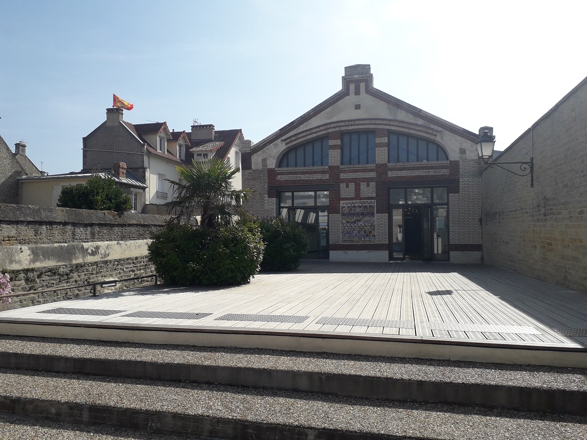 Festival La Semaine Acadienne exposition sur les Mi'kmaq et le North Shore Regiment