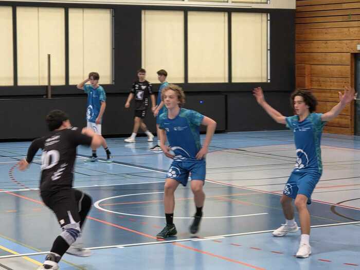 Handball M13: Lancy Plan-les-Ouates vs Vaud La Côte 1 École de Commerce et de Culture Générale Aimée-Stitelmann Genève
