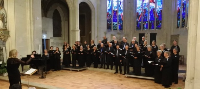 Le chœur Allegretto chante au Passage Saint Croix Passage Sainte Croix