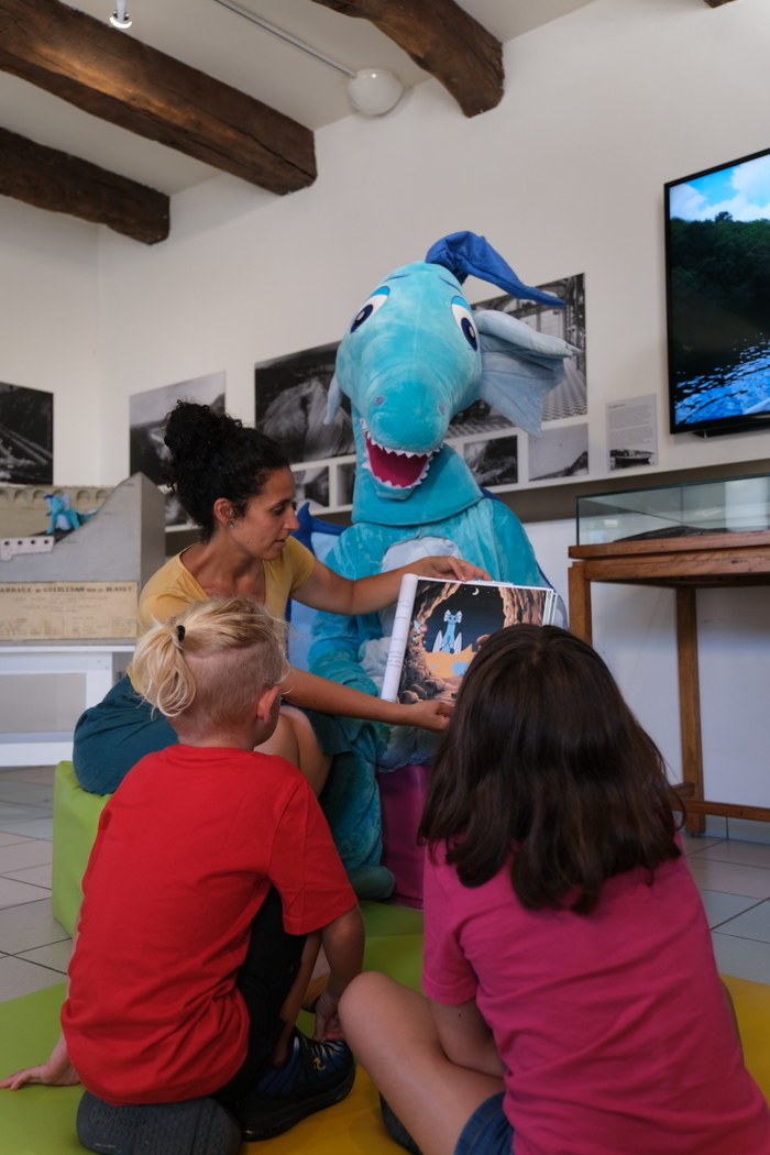 Le conte de l&rsquo;Electrotèque du lac de Guerlédan, Electrothèque du lac de Guerlédan, Saint-Aignan