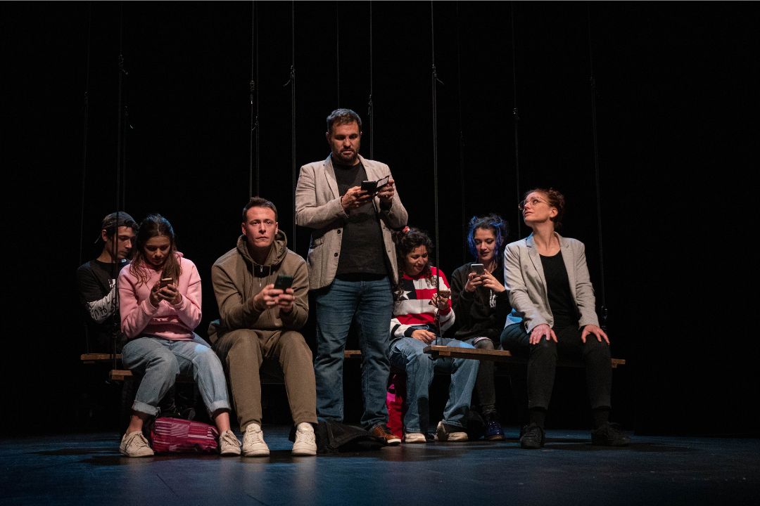 Michelle doit-on t’en vouloir d’avoir fait un selfie à Auschwitz? 7 avenue des loisirs Gujan-Mestras 2026-02-24 Michelle doit-on t’en vouloir d’avoir fait un selfie à Auschwitz?