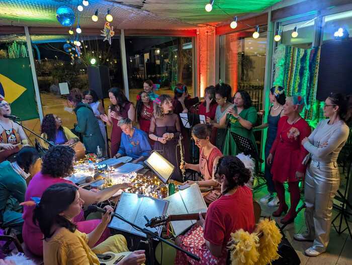 Roda de samba de Samba só d'elles Cosmopolis