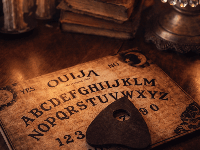 SOIRÉE OUIJA