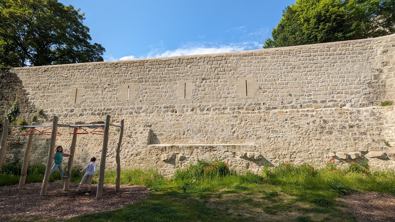 Sortie nature à Laon Tour des remparts sensoriel et historique