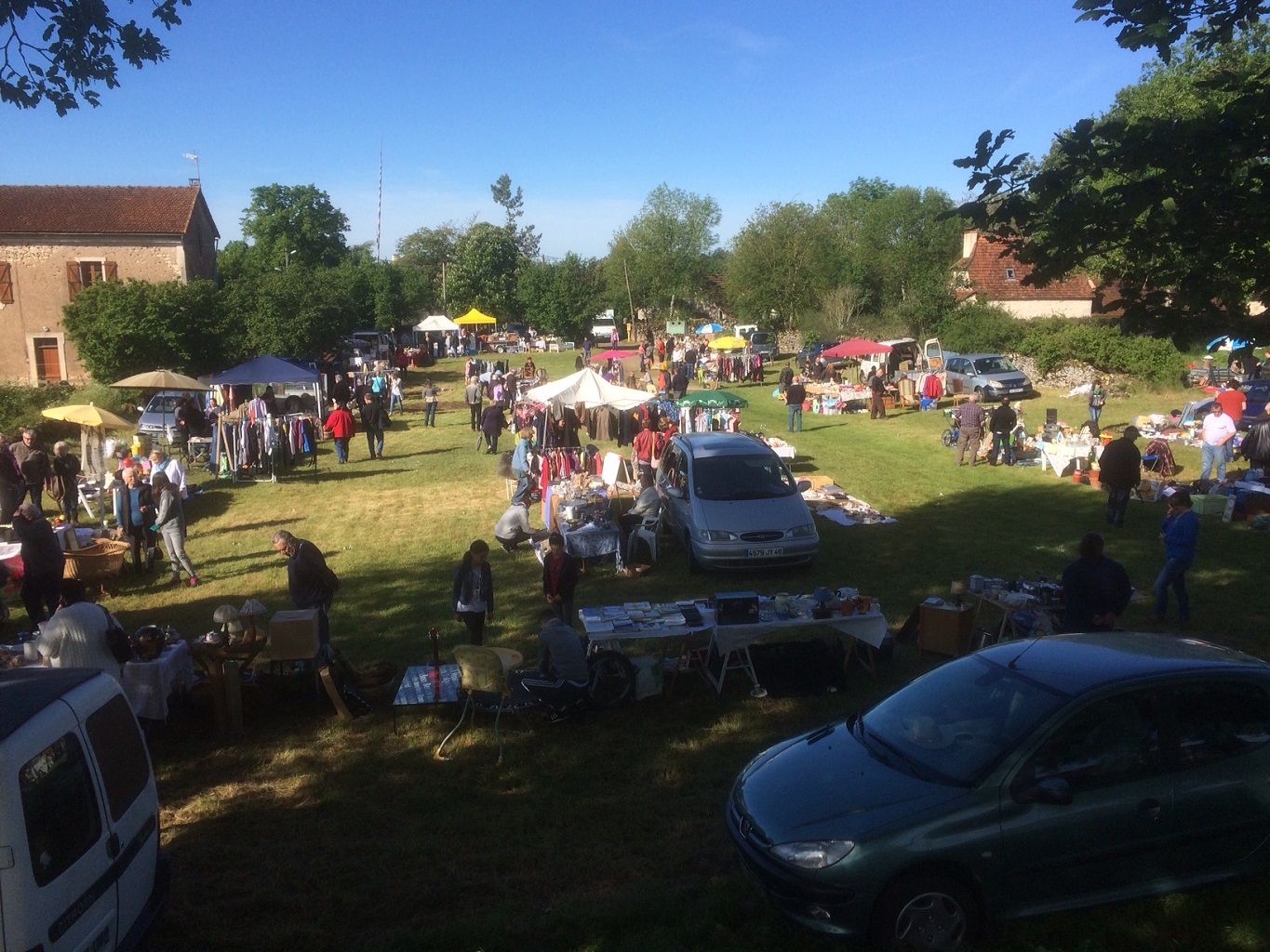 Vide-Greniers à Saint-Simon le bourg Saint-Simon 2026-04-26 Vide-Greniers à Saint-Simon