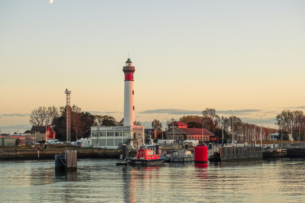 Visite commentée du Port et du Phare de Ouistreham Ouistreham