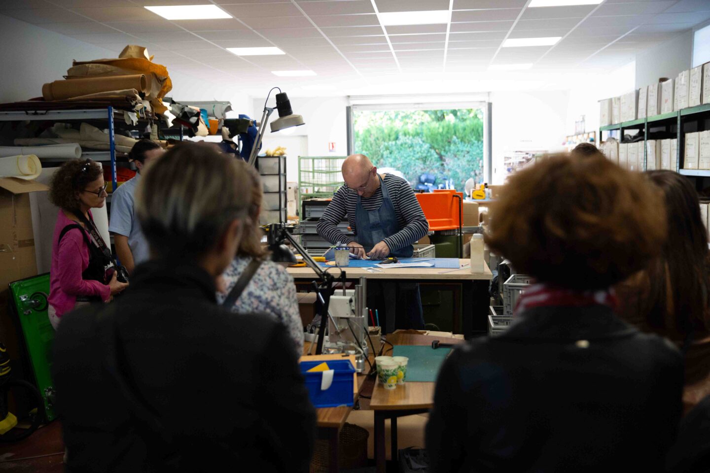Visite de l'Atelier UNIQUA Comment fabriquer une basket ? Journées Européennes des Métiers d'Art