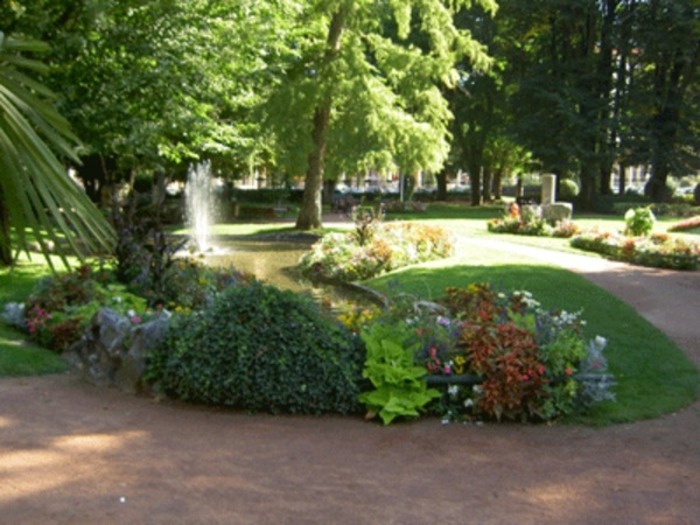Visite guidée du Jardin du 8 mai 1945 Jardin du 8 mai 1945 jardin de ville Vienne