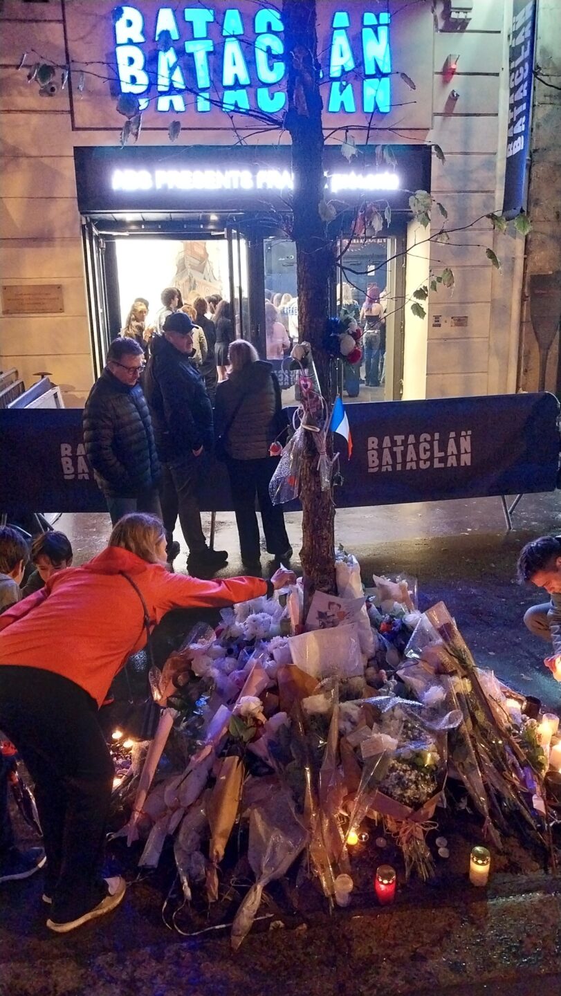 13 novembre 2015, hommage aux victimes