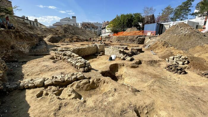 2200 ans d'histoire(s) à Nanterre: retour sur la fouille archéologique Inrap du Square Jean-Baptiste Lebon Centre municipal de santé et de prévention Juliette Ténine Nanterre
