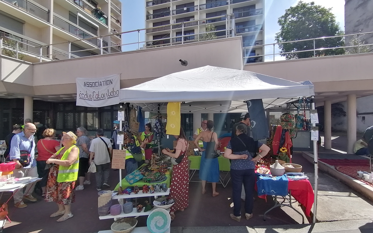 24e Grand vide-greniers rues Pixérécourt et de Belleville Rue Pixérécourt & rue de Belleville à Paris 20e Paris