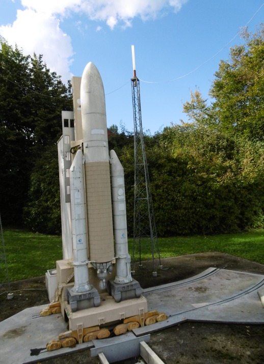 Maquette de la fusée Ariane à France Miniature