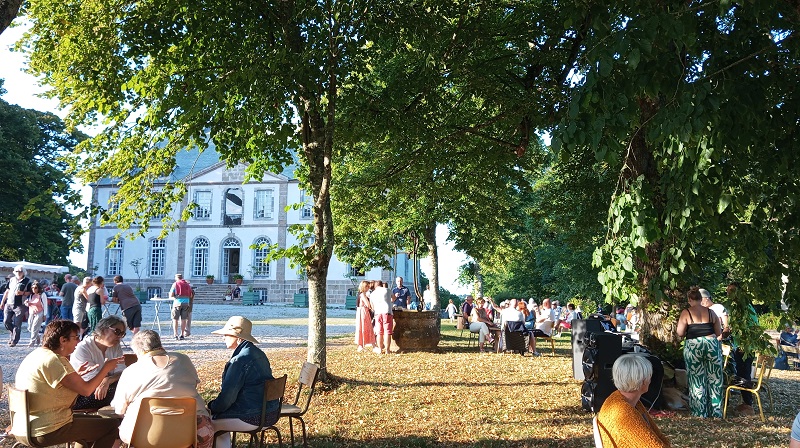Apéro du vendredi au château de Carneville Château de Carneville Carneville