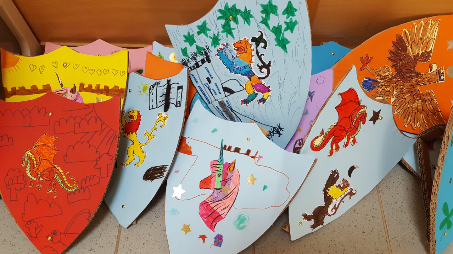 Atelier bouclier ou couronne, au Château de Morlanne Château de Morlanne Morlanne