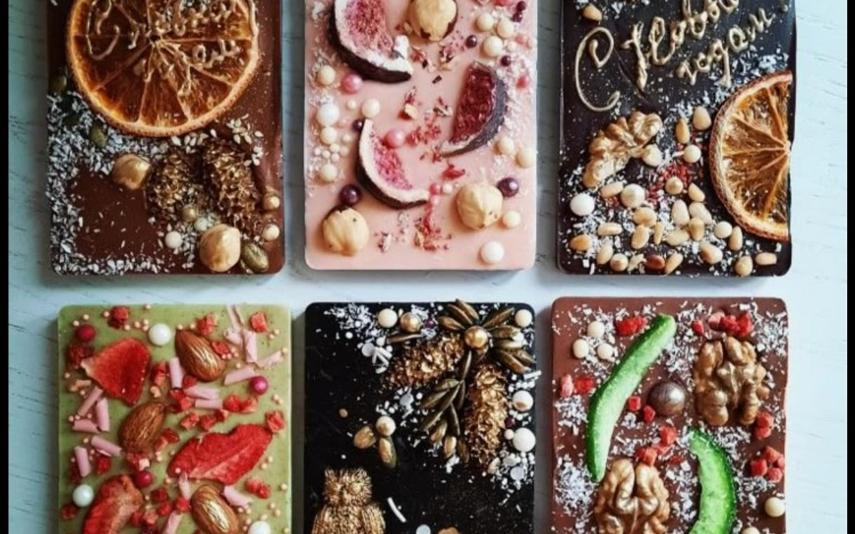 Atelier Chocolat Créatif à Paris – Crée ta Tablette Signature de Pâques Feuille Blanche