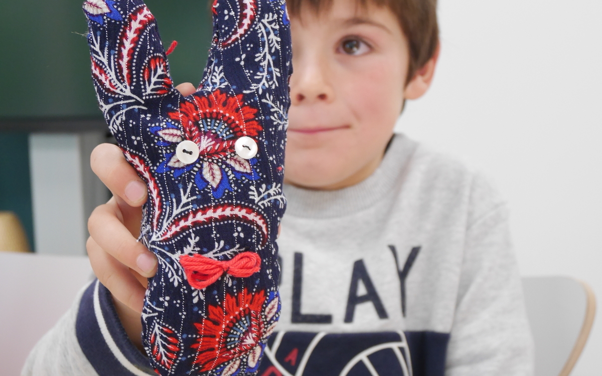 Atelier créatif textile "Redonner vie à un doudou" avec l'association le Lab Mobile Bibliothèque Aimé Césaire  Paris