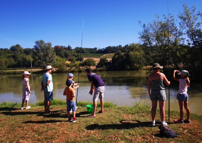 Atelier des p&rsquo;tits curieux Initiation pêche au bouchon Office de Tourisme du Fronsadais Saint-Germain-de-la-Rivière