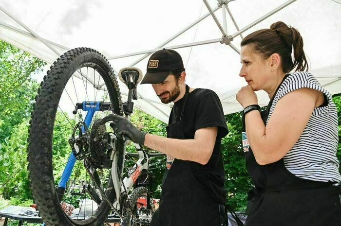 Atelier vélo : diagnostic et petite réparation et sensibilisation à la pratique du vélo Marnes-la-Coquette - 3 place de la Mairie Marnes-la-Coquette