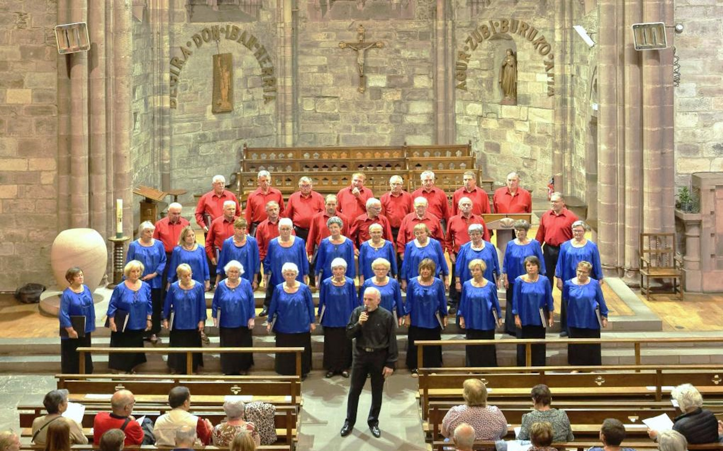 Choeurs Basques mixtes Airez Aire Eglise Saint-Jean-Pied-de-Port
