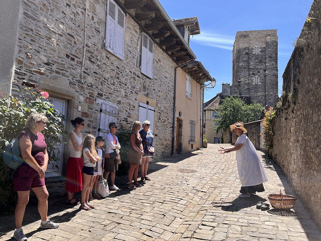 Cité médiévale de Saint-Yrieix Visite guidée et contes Office de Tourisme de Saint-Yrieix Saint-Yrieix-la-Perche