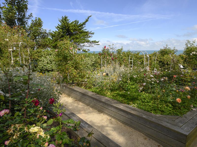 Conférence Dior, les jardins et les parfums Salle du Plat Gousset Granville