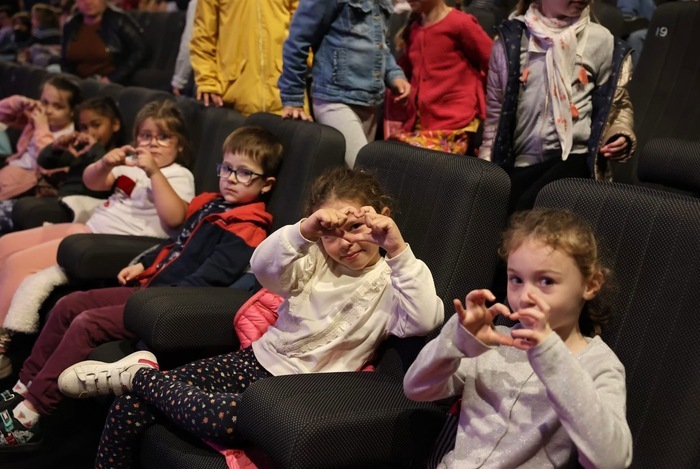 Courtivore en short Bibliothèque Simone de Beauvoir Rouen