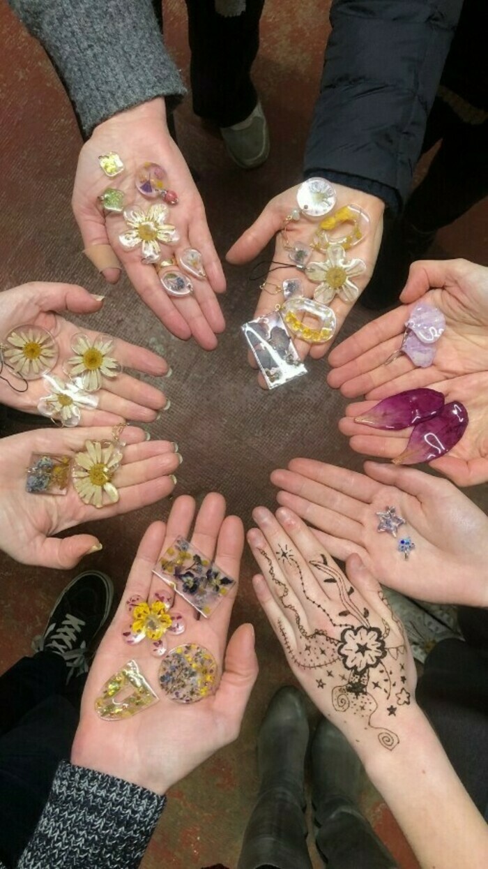 Création de bijoux en résine et fleurs Maison Marbeuf Rennes