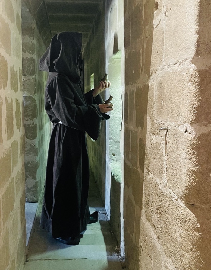 Dans la Tour de l'empoisonneur Musée de Saint-Antoine-l'Abbaye Saint-Antoine-l'Abbaye