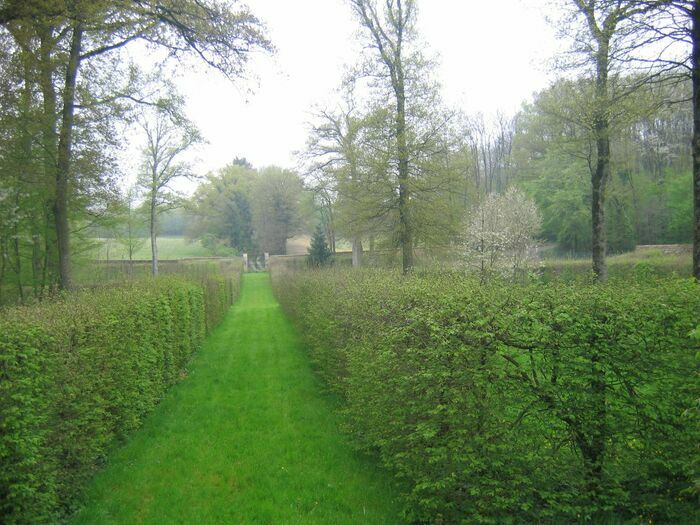 Déambulation dans le parc du château de la Sayette Jardins de la Sayette Vasles