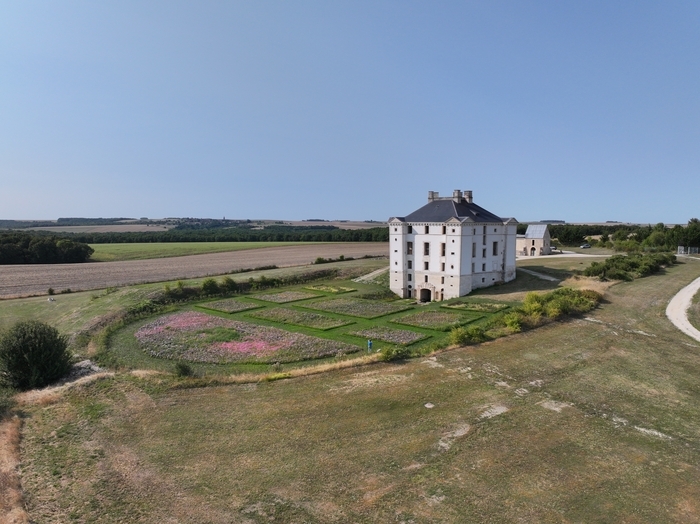 Découverte des nouveaux jardins du Château de Maulnes Château de Maulnes Cruzy-le-Châtel