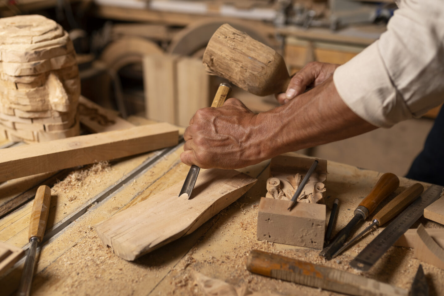 Démonstration de sculpture sur bois Parc du Châtenet Le Palais-sur-Vienne 2026-03-28