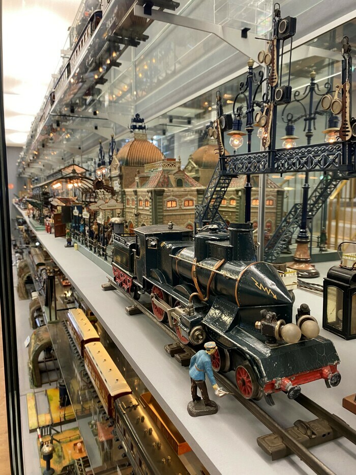 Démonstration de trains-jouets mécaniques Musée Rambolitrain Rambouillet