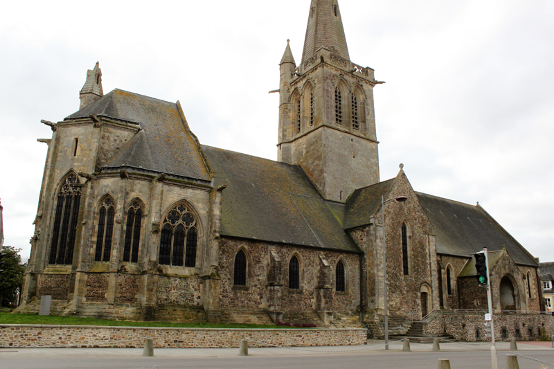 Eglise de Périers Place du Général de Gaulle Périers