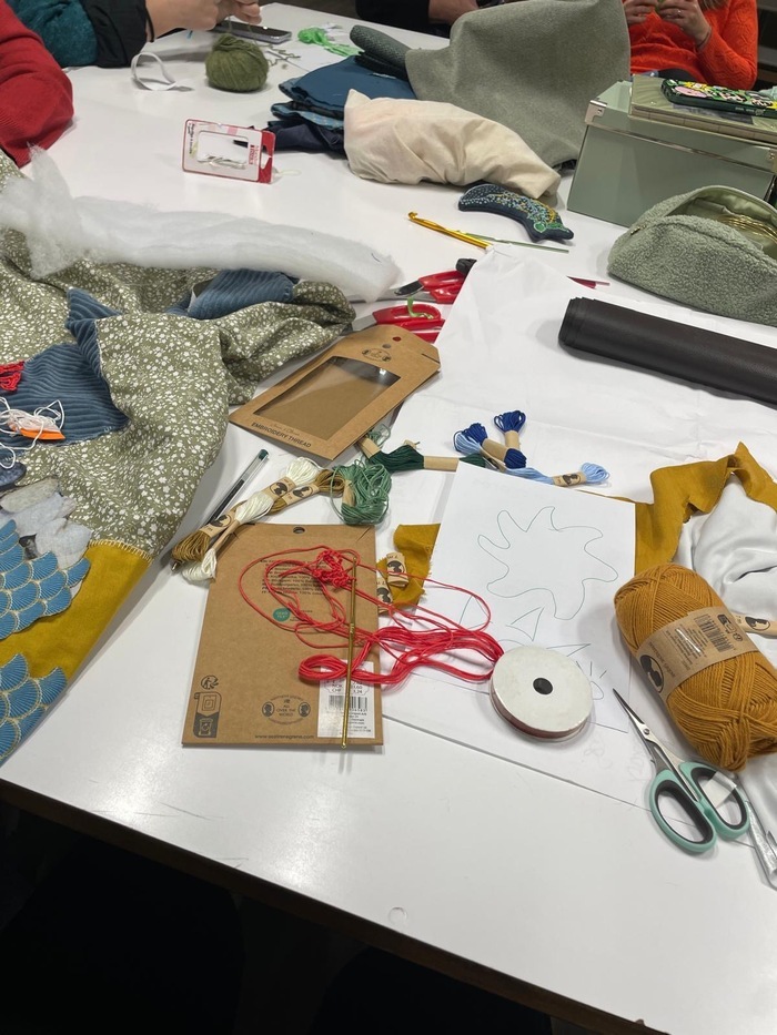 Fabrication d'un tapis à histoires Bibliothèque Parment Rouen